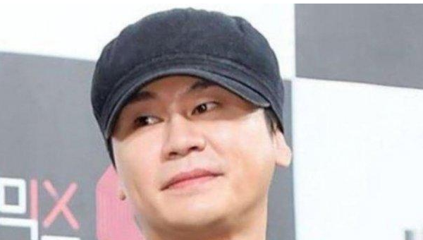 Pendiri dan produser YG Entertainment, Yang Hyun Suk, kini menghadapi dakwaan pelanggaran Undang-Undang terkait Kejahatan Berat (berkaitan dengan bea cukai). Kantor Kejaksaan Distrik Busan telah mendakwa Yang tanpa penahanan karena diduga membawa dua jam tangan mewah senilai total 828.060.000 won (sekitar Rp 9,3 miliar) ke Korea tanpa melakukan deklarasi ke bea cukai pada September 2014.