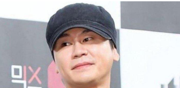 Pendiri dan produser YG Entertainment, Yang Hyun Suk, kini menghadapi dakwaan pelanggaran Undang-Undang terkait Kejahatan Berat (berkaitan dengan bea cukai). Kantor Kejaksaan Distrik Busan telah mendakwa Yang tanpa penahanan karena diduga membawa dua jam tangan mewah senilai total 828.060.000 won (sekitar Rp 9,3 miliar) ke Korea tanpa melakukan deklarasi ke bea cukai pada September 2014.